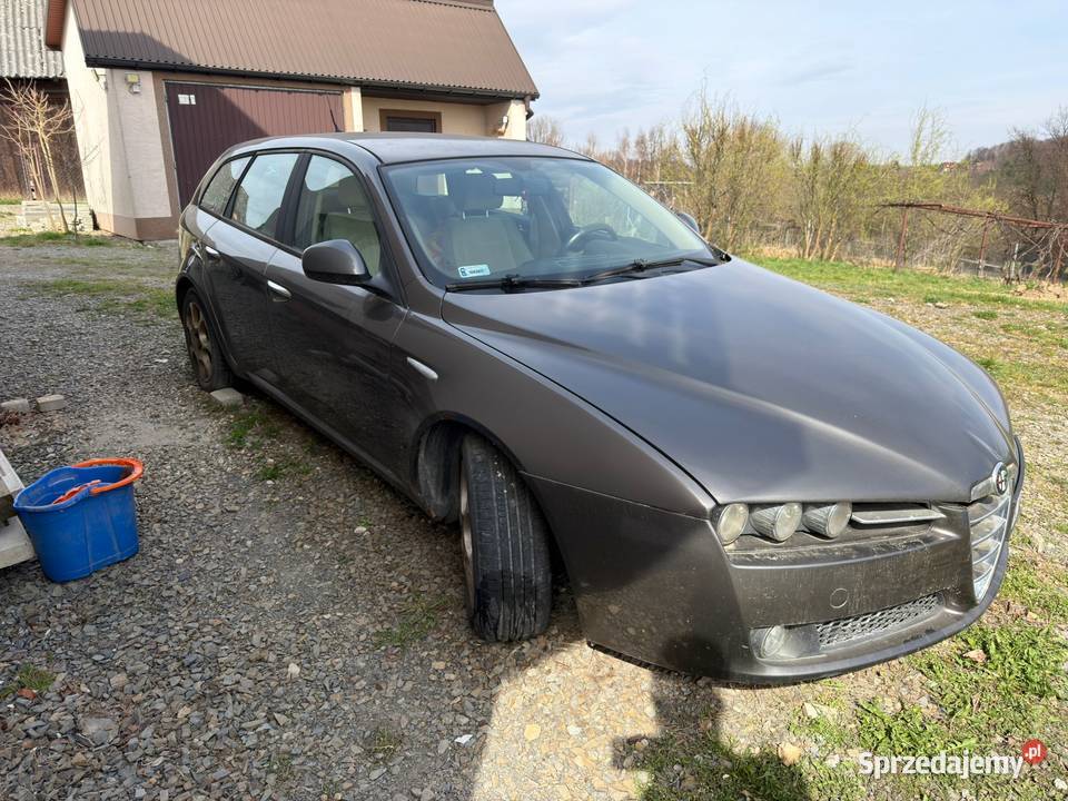 Syndyk sprzeda samochód osobowy Alfa Romeo 159 Kraków sprzedam