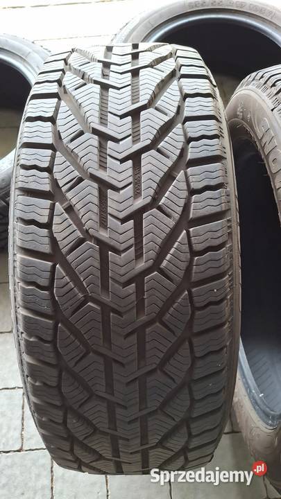 SPRZEDAM opony zimowe KORMORAN SNOW 23555 R17