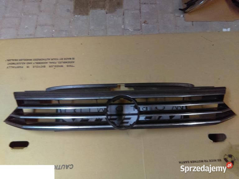VW PASSAT 2016 ATRAPA GRILL Kozubszczyzna
