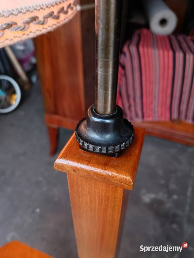 Lampa podłogowa ArtDeco z wbudowanym stolikiem z wielkopolskie Suchorzew