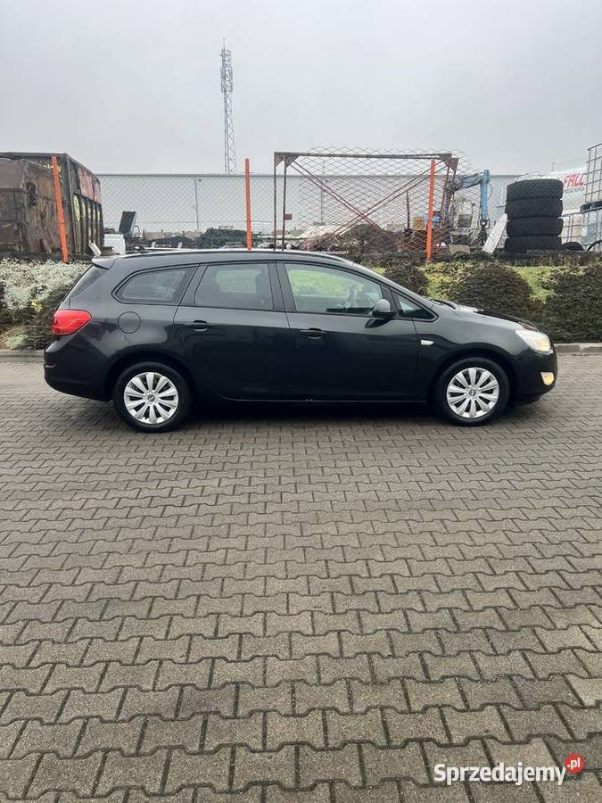 Opel Astra J SportsTourer 17cdti 130KM Opel Legnica