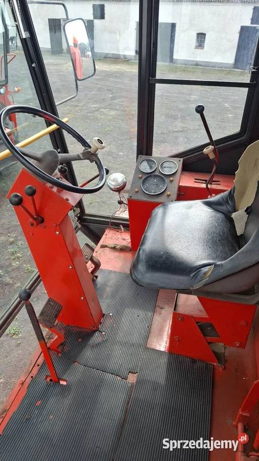 Kombajn Bizon Super z rozdrabniaczem słomy i wielkopolskie Gniezno