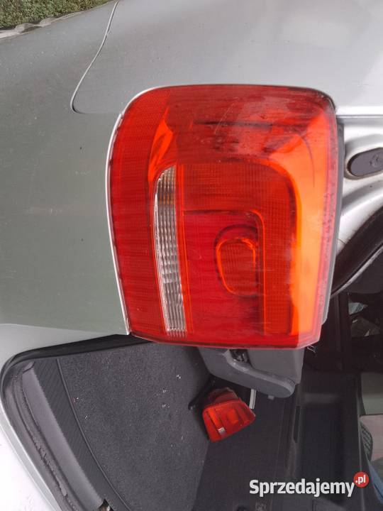 Lampy tył Touran lewa prawa lift 2013 osobowe Leśce sprzedam
