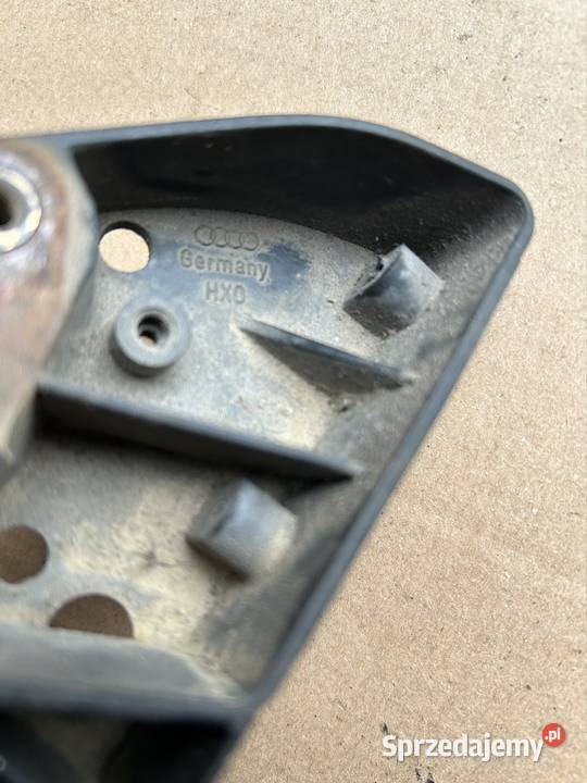 Mocowanie halogenu halogen Audi a6c5 prawy przód osobowe Bydgoszcz