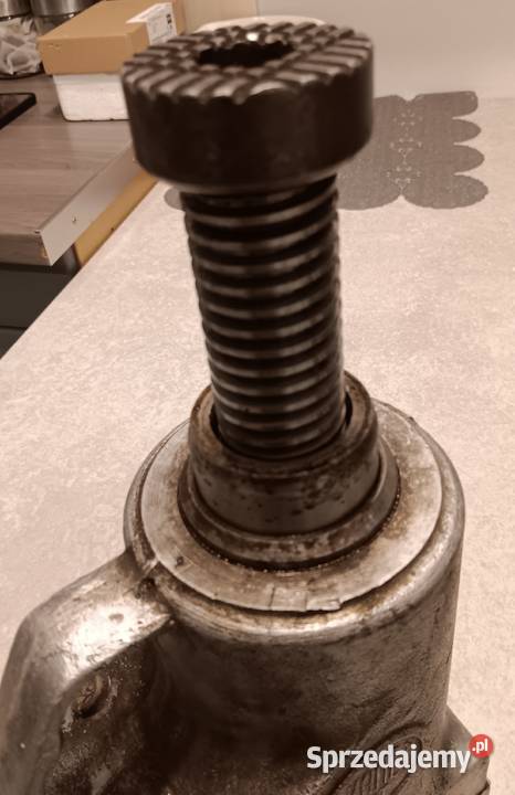 Lewarek hydrauliczny podnośnik 10 T SKAMET Opole