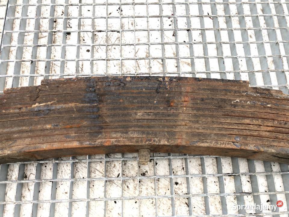 RESOR PRAWY TYŁ STAR Ciągnik siodłowy PIÓRO