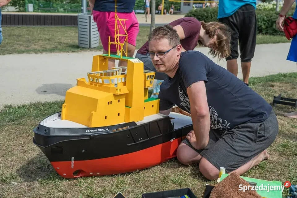 Model statku RC Kapitan Poinc w skali 130 Pozostałe Pruszków sprzedam