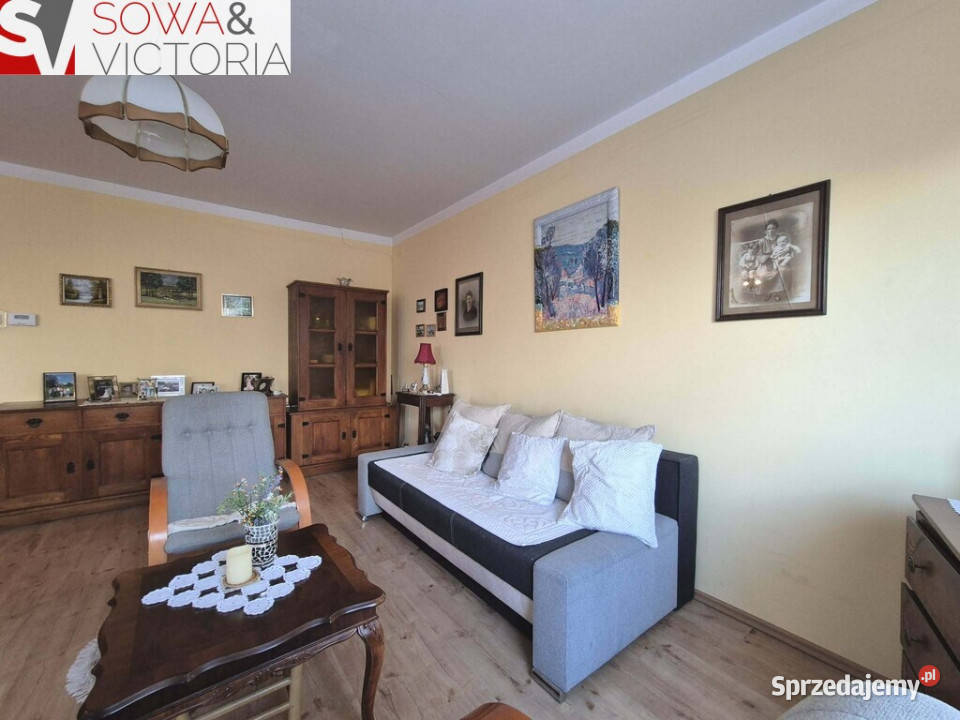 3pokojowe mieszkanie z balkonem I piętro piwnica Wałbrzych