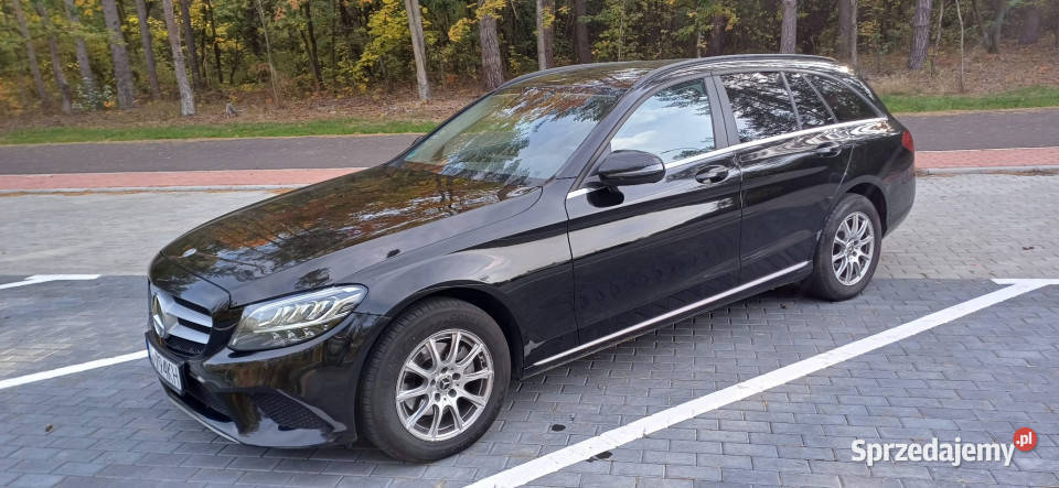 Samochód MERCEDESBENZ C 200 D W205 16 d 2020 r pełny VAT