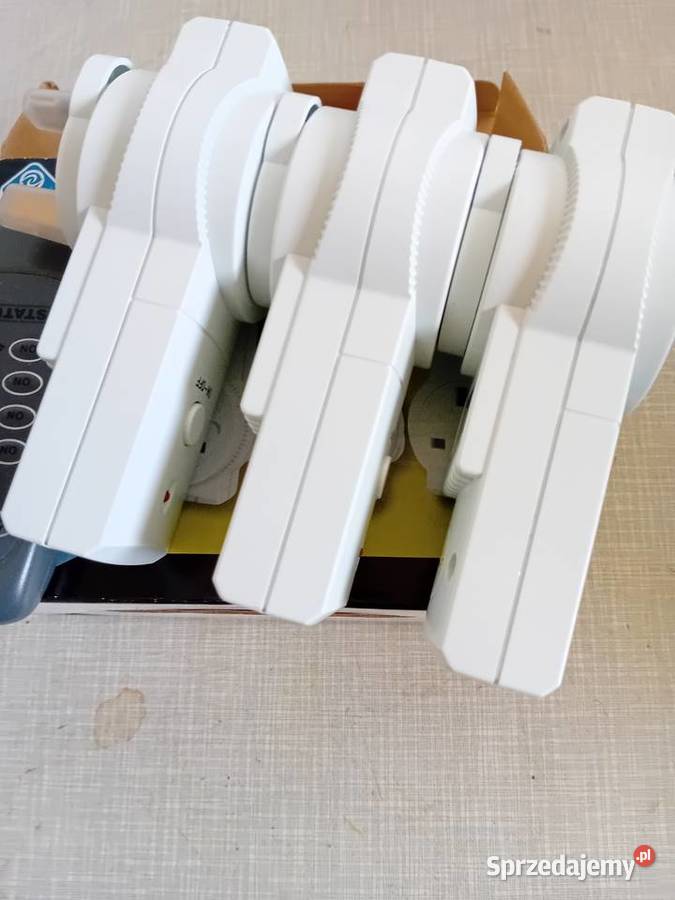 Angielskie Gniazda na pilot