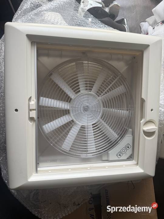 Okno dachowe Thule Vent 12V 40x40 do Wolsztyn