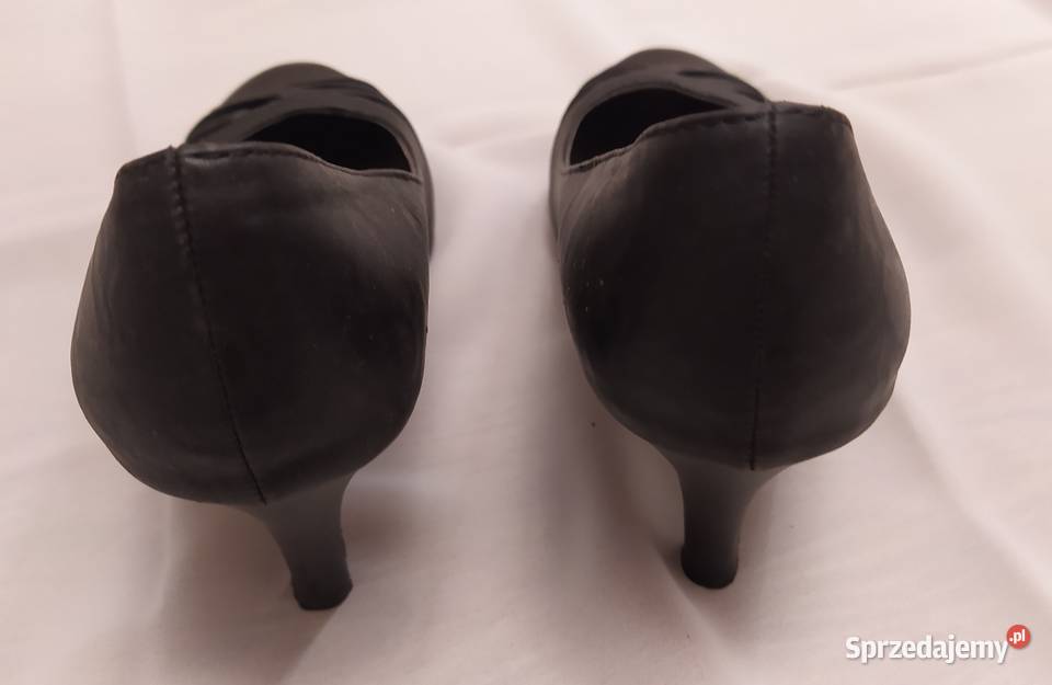 Półbuty damskie na obcasie rozmiar 38