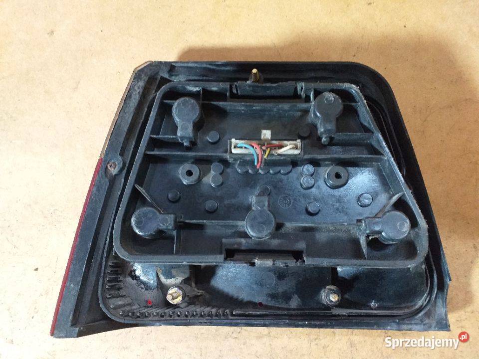 164G FSO POLONEZ III ATU CARO Lampa prawy tył świętokrzyskie Włoszczowa