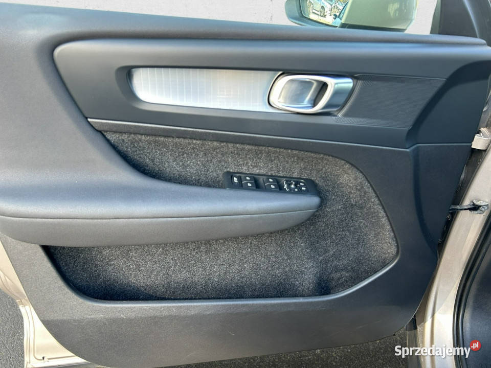 Volvo XC 40 B3 Core Z Polskiego Salonu Faktura czujnik deszczu Warszawa