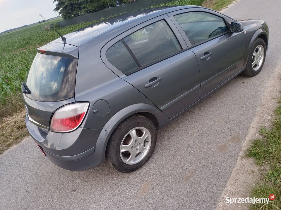 Astra H sprowadzona nieuszkodzony Astra Kłecko
