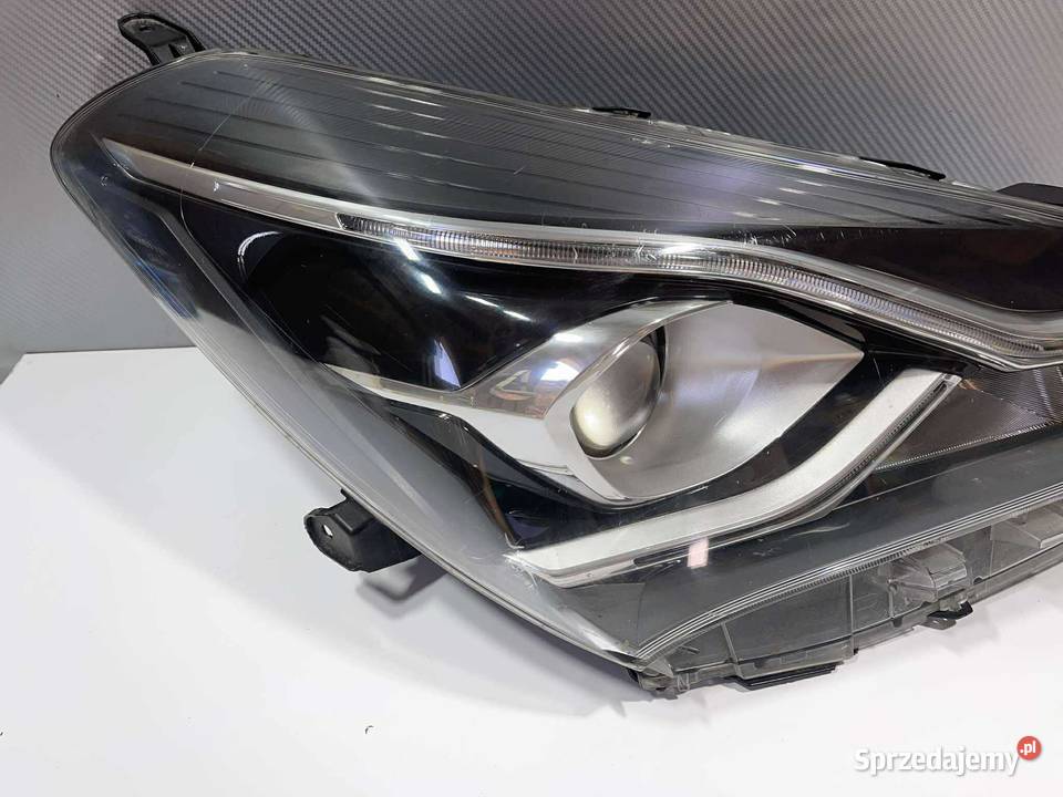 TOYOTA YARIS 3 LIFT PRAWA LAMPA PRZÓD Ostroróg