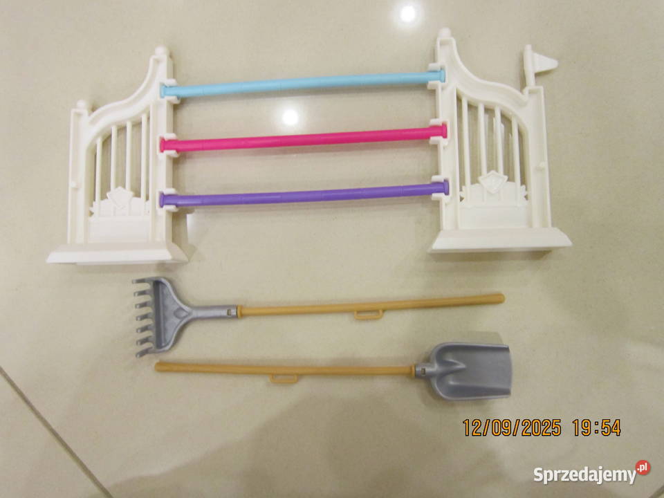 LALKA BARBIE MALIBU STAJNIA zestaw z serialu