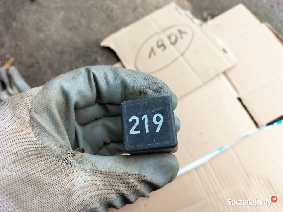 PRZEKAŹNIK 219 443951253AA osobowe Kamień-Kolonia