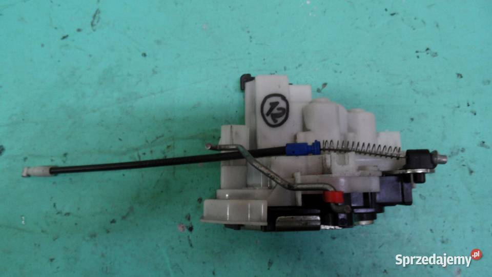 FIAT QUBO 13r zamek drzwi prawy przód