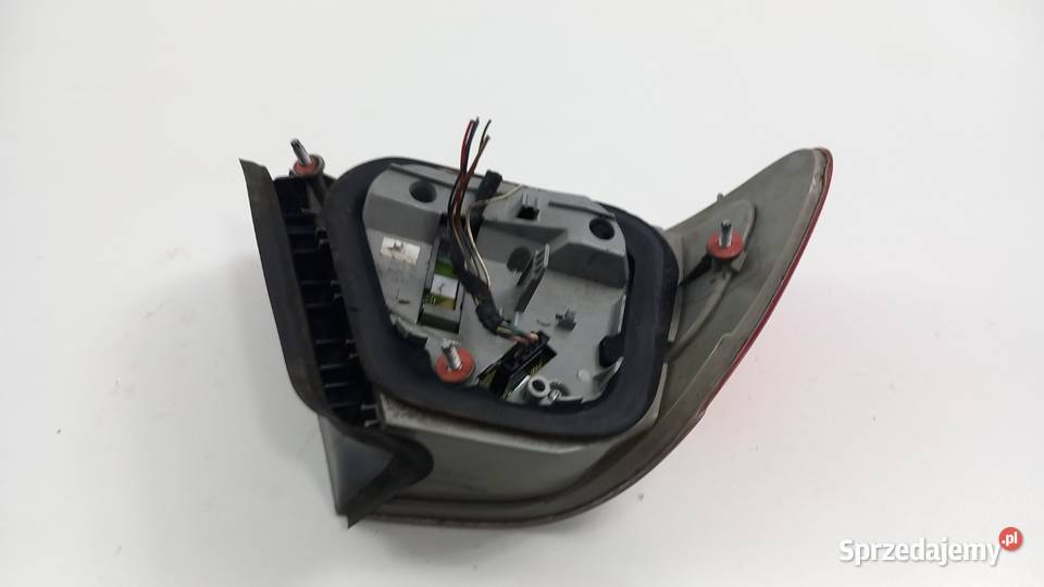 BMW E46 COUPE LAMPA TYŁ PRAWA LED Zbierkowo sprzedam