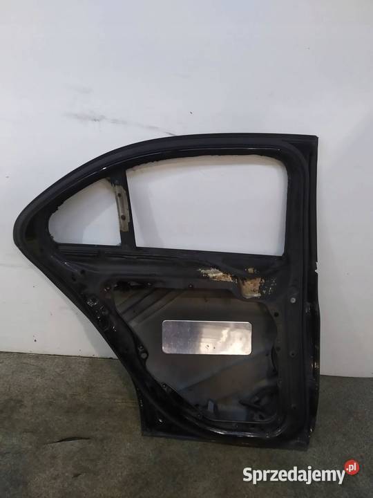DRZWI LEWE TYŁ CZARNE SEDAN MercedesBenz Cklasa sprzedam