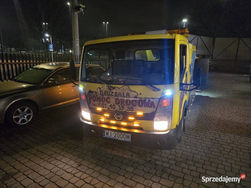 Holownik miejski zarejestrowany Nissan Cabstar diesel Warszawa