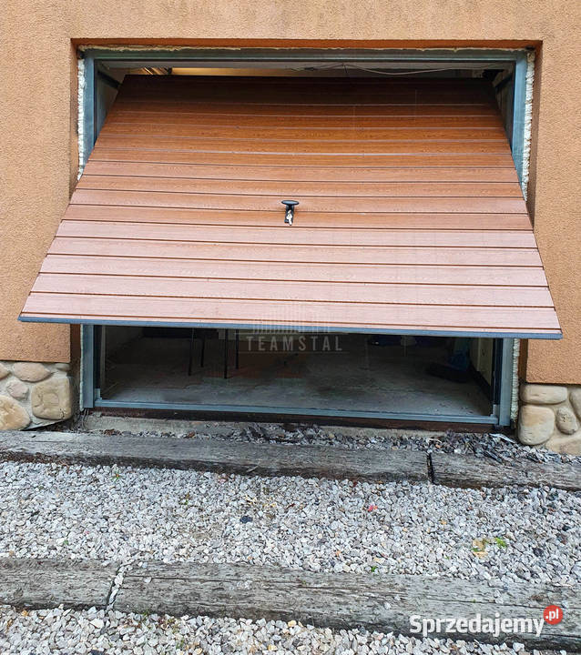 Bramy garażowe na wymiar uchylne ocieplone brama Łańcut