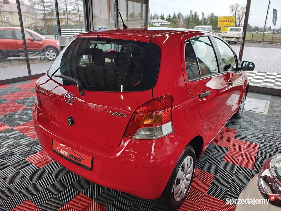 Toyota Yaris 10 Benzyna Piękny kolor Zadbany Zarszyn