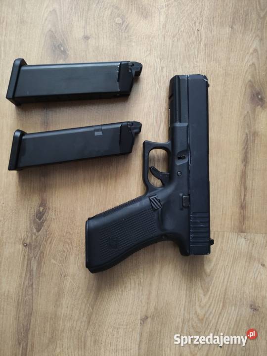 Glock 17 gen 5 we 2 magi i kabura Militaria