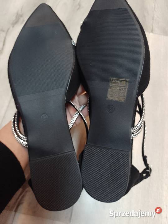4243 Czarne bogato zdobione Baleriny wieczorowe Kraków