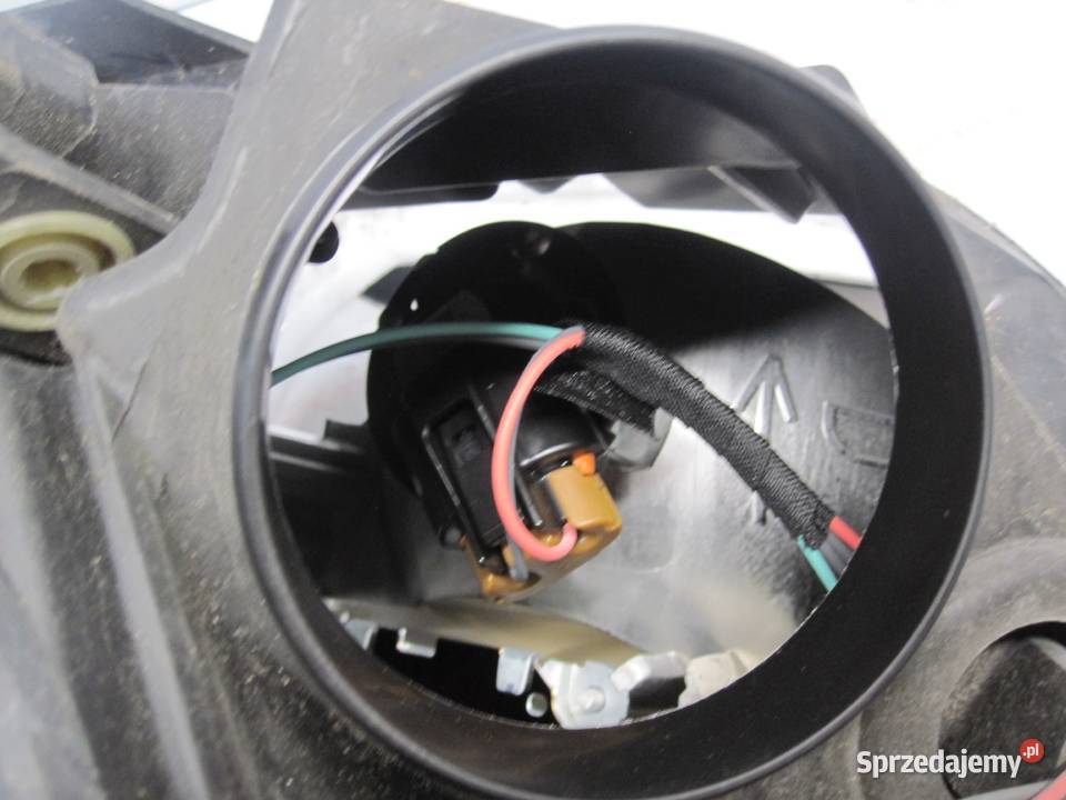 NISSAN JUKE 15r lampa prawa przód 26010BV80A sprzedam