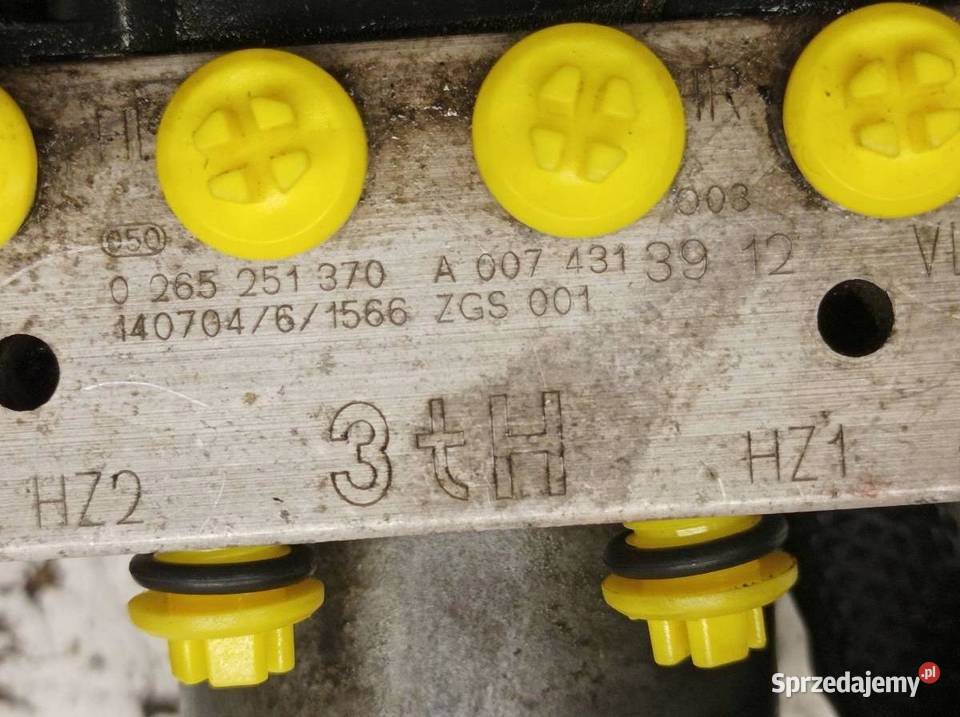 POMPA ABS 0265251370 A0074313912 0265951522 Rok produkcji 2010 świętokrzyskie