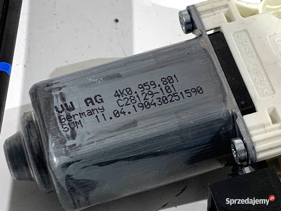 PODNOŚNIK SZYBY PRAWY TYŁ AUDI A8 D5 4N0839462A