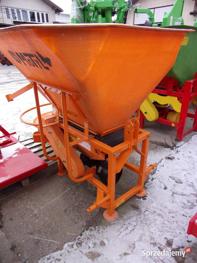 Rozsiewacze nawozów wapna jednotarczowy MOTYL nieuszkodzony Rozsiewacze nawozów łódzkie Opoczno