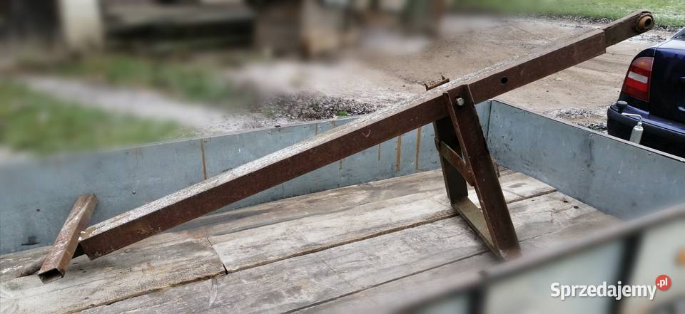 Podnośnik ładowacz do bel drzewa Pietrusy