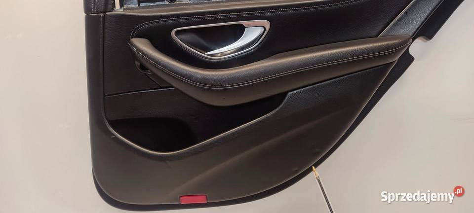 MERCEDES W213 BOCZEK DRZWI PRAWY TYŁ A2137307805