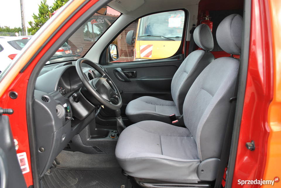 Citroen Berlingo Blaszak Furgon Oświetlenie pierwszy właściciel Sierakowice