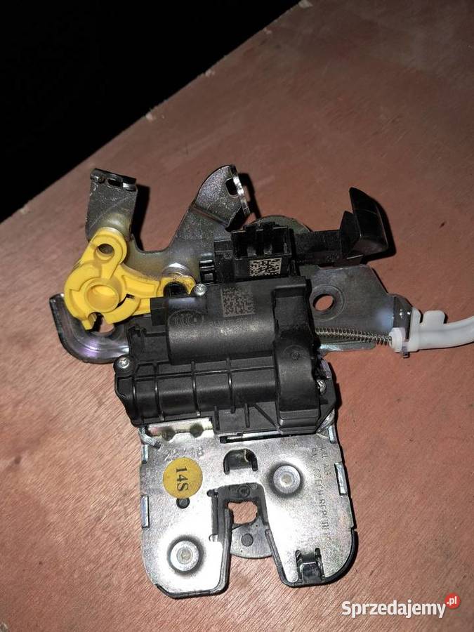 Mechanizm zamek otwieranie klapy Skoda Caroq Szczurowa