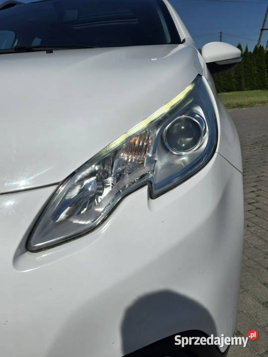 Peugeot 2008 12Turbo Benz Panorama światła przeciwmgielne