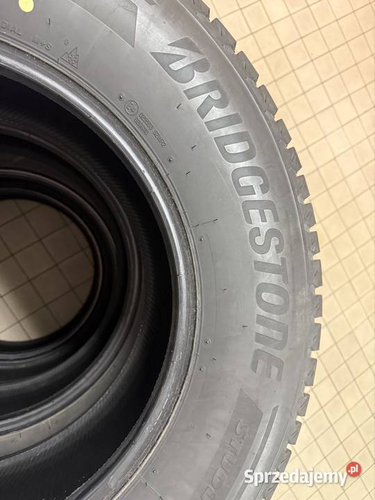 Opona 26570R18 Bridgestone Blizzak sprzedam