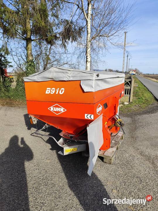 Rozsiewacz Kuhn MDS 1141 w stanie Kuhn Żychlin