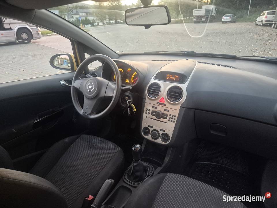 Opel Corsa D 10 60 LPGGAZ do 2032r Nie zgnita żółty Bujaków