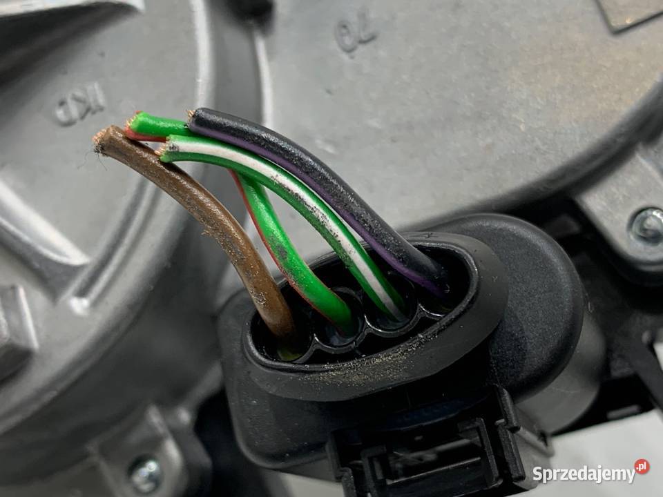 SILNIK WYCIERACZEK TYŁ SKODA OCTAVIA III