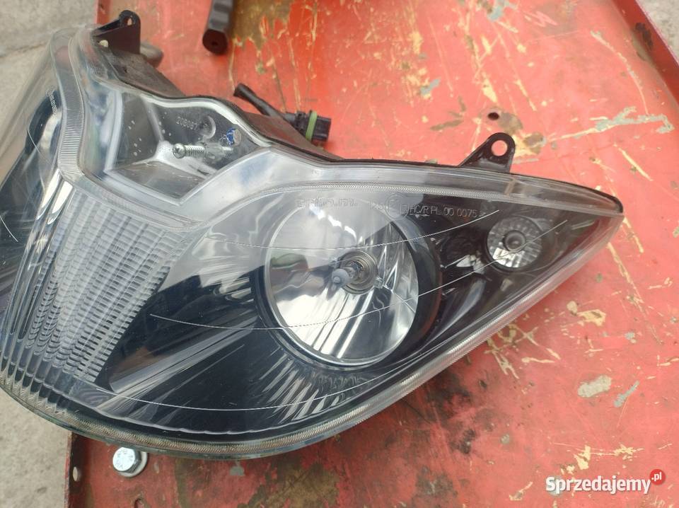 Piaggio X8 XEVO lampa przód Dębica sprzedam
