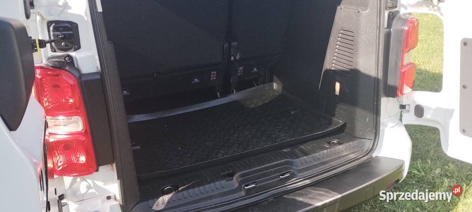 Wynajem busa 9 osobowego Toyota Proace Verso Żelisławice