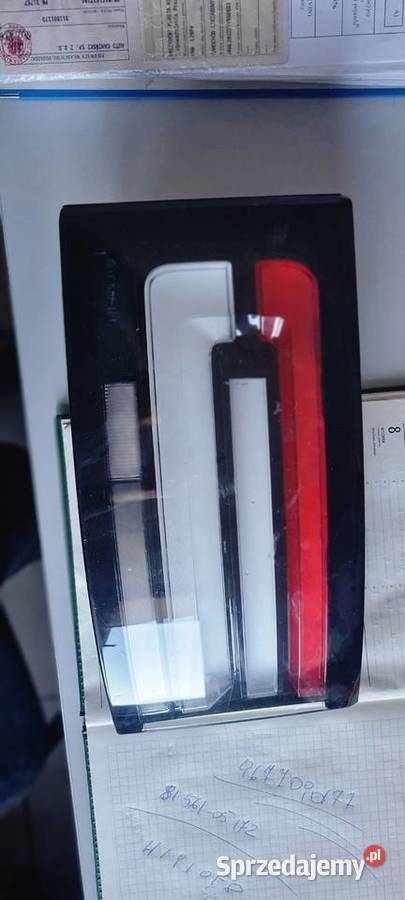 LAND ROVER DISCOVERY 5 L462 LAMPA PRAWY TYŁ Golina