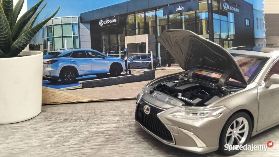 Sprzedam nowy model Lexus Es 300h w skali 1 24 łódzkie Kutno sprzedam