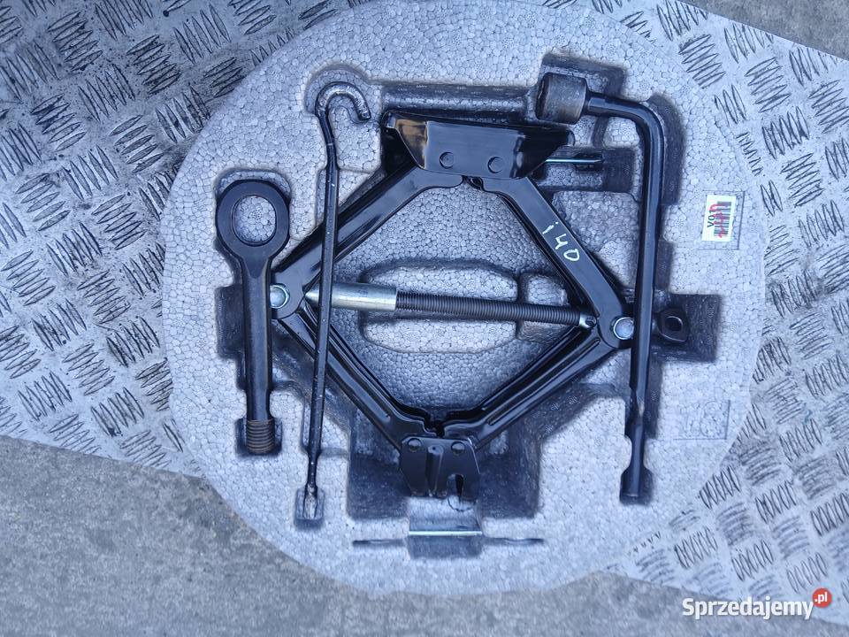 Zestaw naprawczy lewarek klucz hak Hyundai i40 Motoryzacja