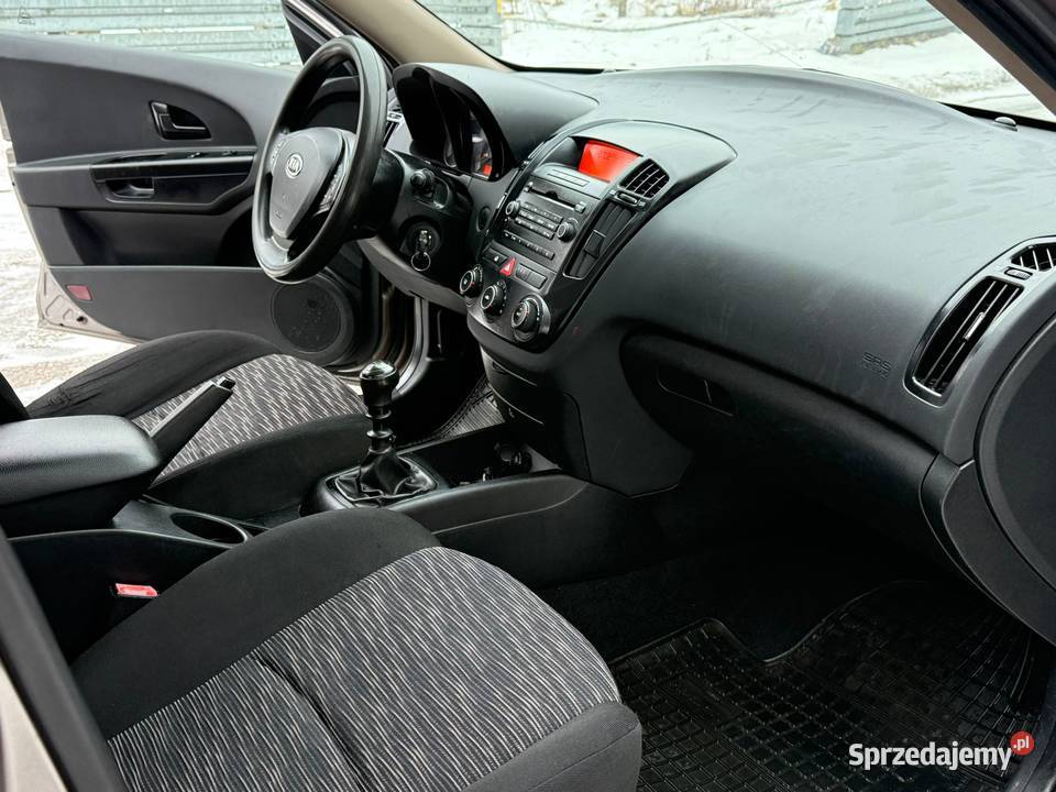 Peugeot 307 20 b gaz 2005 r radio Kielce