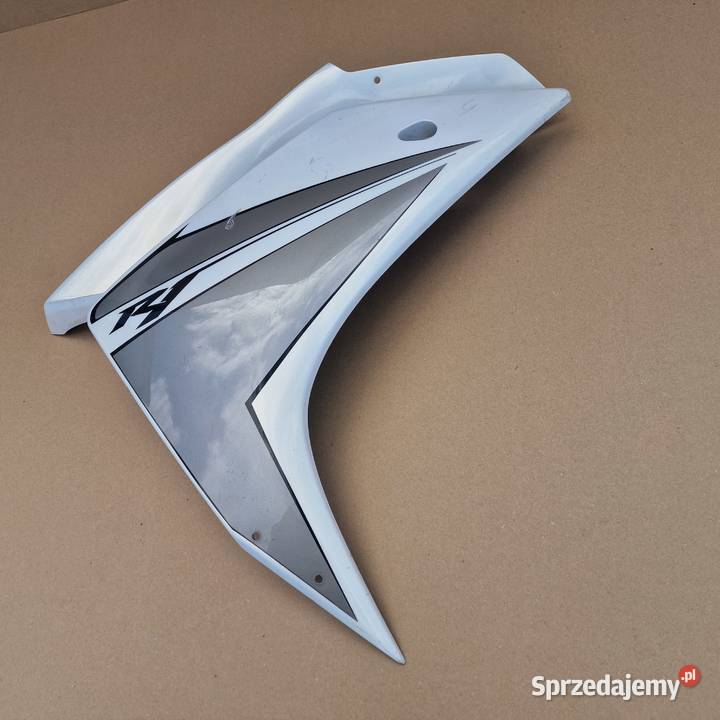 YAMAHA YZF R1 RN19 BOK OWIEWKA BOCZEK PRAWY Bieleń
